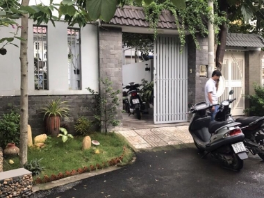 Bán nhà hẻm xe hơi khu Kiều Đàm, 5.5x19m, 6.8 tỷ, LH 0909477288