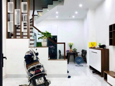 Nhà đẹp Cầu Giấy 41m2 4 tầng mặt tiền 4,6m gần Ô TÔ tránh giá 4,6 tỷ