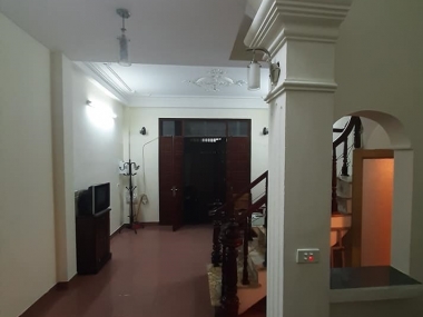 Bán gấp nhà Trương Định, Hoàng Mai, 40m mặt tiền 4,5m, 2,6 tỷ...