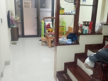 Bán gấp nhà phố Cầu Giấy, DT 38m x 5 tầng, MT 3m, giá 4.1 tỷ