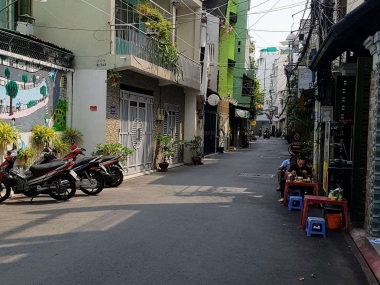 Nhà nở hậu thu hút tài lộc. Trung tâm quận 3, 5 tầng chỉ 7.7 tỷ.