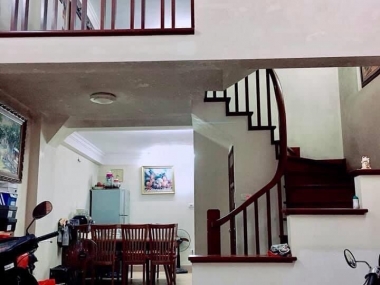 Bán nhà ngõ 110 Trần Duy Hưng, diện tích 40m2, 5 tầng, mặt tiền 4.8m.