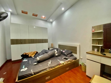 BÁN NHÀ PHỐ TRẦN HỮU TƯỚC, ĐĐ, 45M2 * 4 TẦNG, GIÁ 2.7 TỶ, GẦN HỒ, NHÀ CHẤT