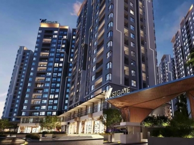 PHÁP LÝ ĐẦY ĐỦ, 2PN 2.1TY, TT 30% TỚI KHI NHẬN NHÀ, ĐỐI DIỆN UBND BÌNH CHÁNH.