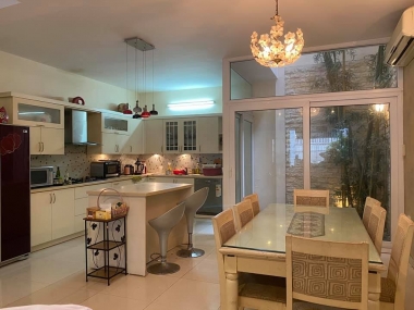 Bán nhà Bồ Đề giá rẻ 112m2, 5 tầng, gara, ô chờ thang máy - 0904691185