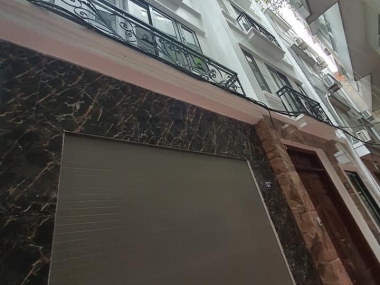 Nhà đẹp Nguyễn Trãi, Thanh Xuân 35m2, 5 tầng mới kính koong, giá 4.05 tỷ, cực gần phố