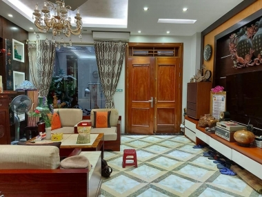Bán nhà Kim Mã kinh doanh, 5 tầng 62m2, giá 7,8 tỷ, LH:0984318545