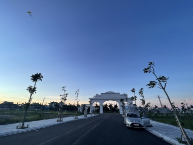 NGOẠI GIAO SUẤT SHOPHOUSE ĐẸP NHẤT LAN VIÊN VILLAS – GIA LÂM