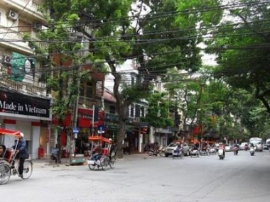 Bán nhà phố Nguyên Hồng, Đống Đa, 59m2x5tầng, MT5.6m, vỉa hè rộng, ô tô tránh.