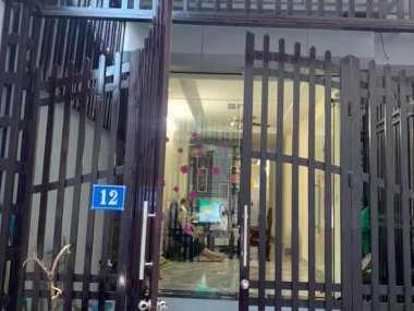 Nhà Trịnh Đình Cửu, Hoàng Mai 55m2, 4 tầng, giá 4.8 tỷ. Nhà 2 thoáng - Gần phố, gần hồ, ở sướng