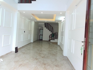 Bán nhà Vũ Tông Phan Hoàng Mai 37m2, 6 tầng, kinh doanh đỉnh, ôtô đỗ, giá 5.2 tỷ