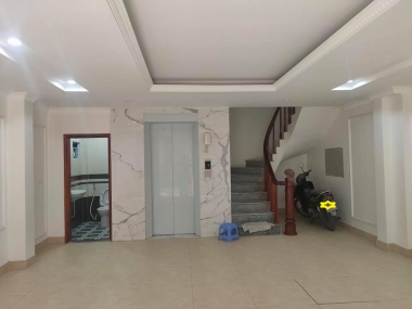 Bán nhà Xuân Thủy kinh doanh, 6 tầng 52m2, thang máy, ô tô tránh, giá 8.5 tỷ, LH:0984318545