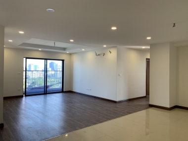 Tin chuyển nhượng: Tôi cần bán gấp căn 4PN 139m2 suất ngoại giao tại tòa Diamond, ban công Đông Nam