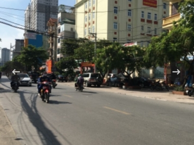 Bán Nhà mặt phố Phùng Hưng- Mặt tiền rộng- Kinh doanh tuyệt đỉnh