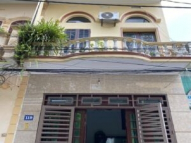 Chính chủ e bán nhà 3 tầng Thôn Hậu, đường Thân Nhân Tín - phường Trần Nguyên Hãn - TP Bắc Giang