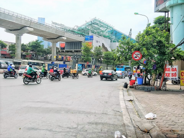 Do Covid Giảm sâu 1 tỷ. CCMN Cầu Giấy. Dòng tiền 1.2 tỷ/năm. 100m2, mặt tiền khủng, Sổ chính chủ. Gi