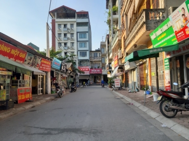 Bán nhà 3 tầng 210m2 sàn tại Trâu Quỳ, Gia Lâm, Hà Nội. 8 tỷ. Lh 0398381708