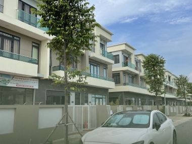 Bán căn Nhà phố cho thuê, giá tốt mùa dịch